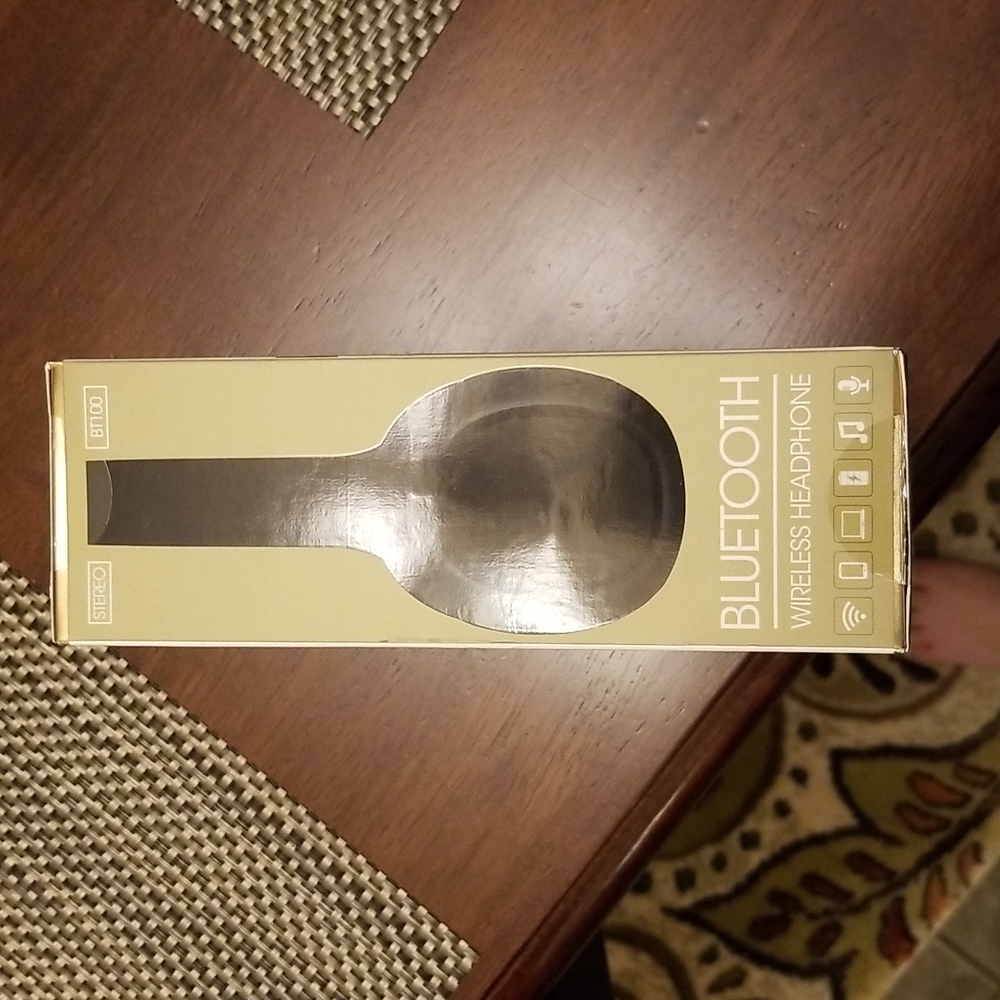 New, unopened Headphones - Picture 2 of 3